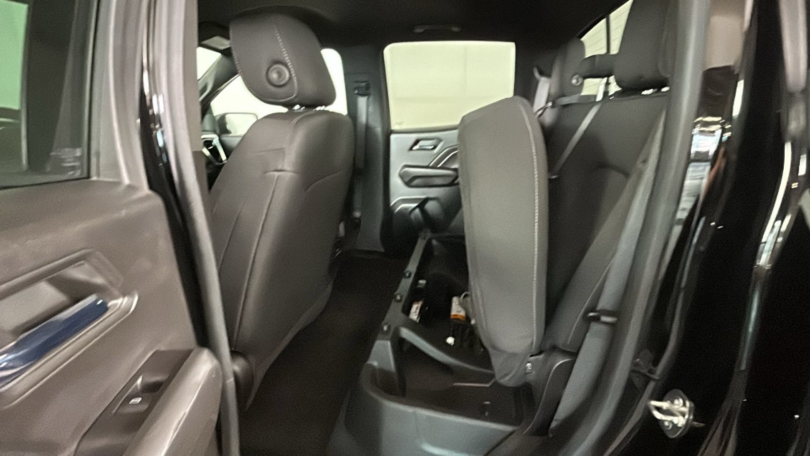 Used 2023 GMC Canyon Elevation w/ Convenience Package AWD/4WD image 30