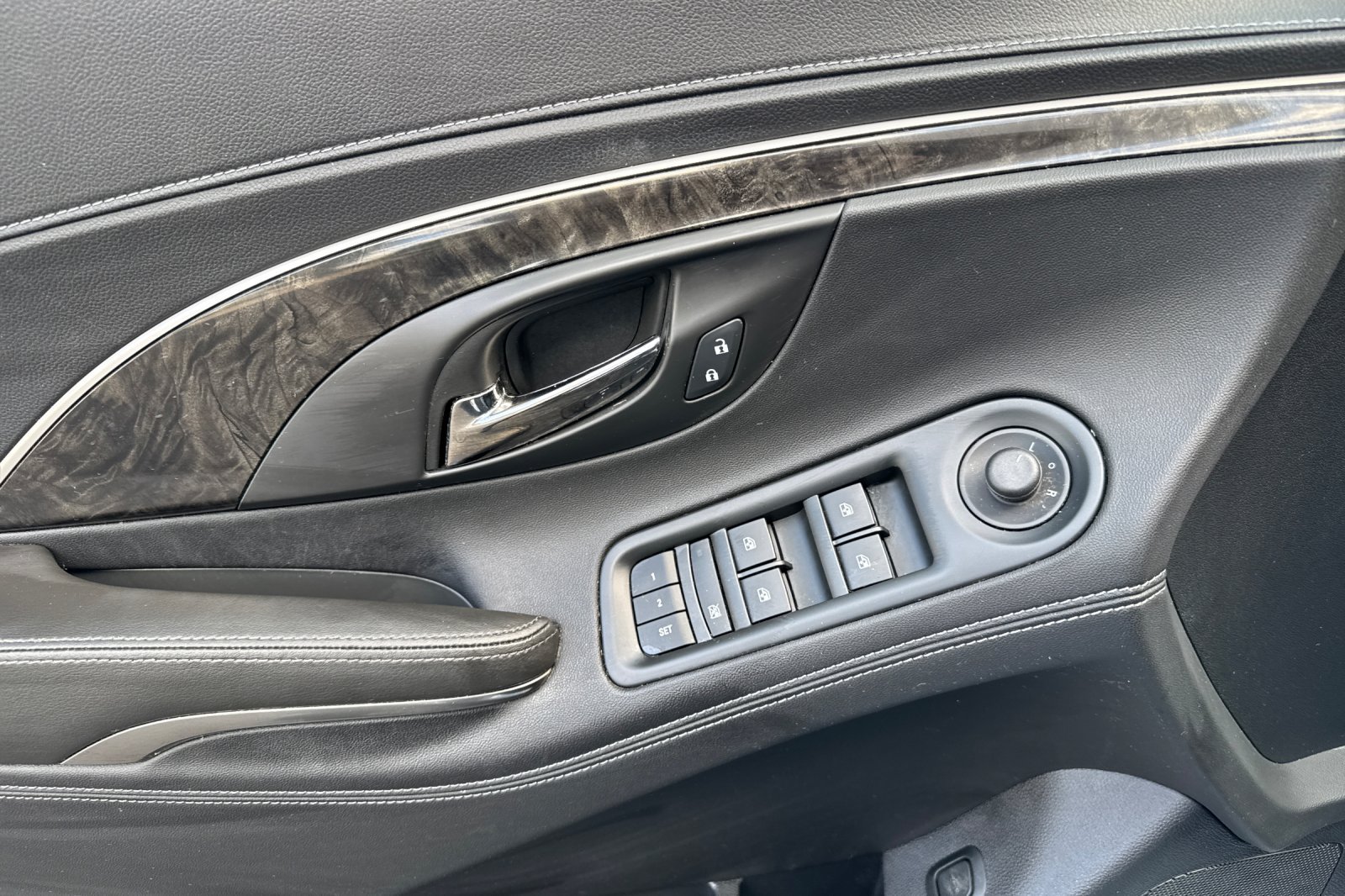 Used 2016 Buick LaCrosse Leather FWD image 11