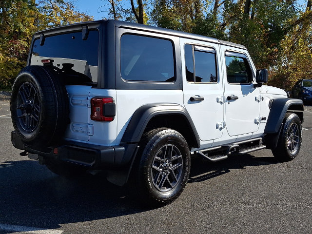 Used 2026 Jeep Wrangler Unlimited Sport AWD/4WD image 6