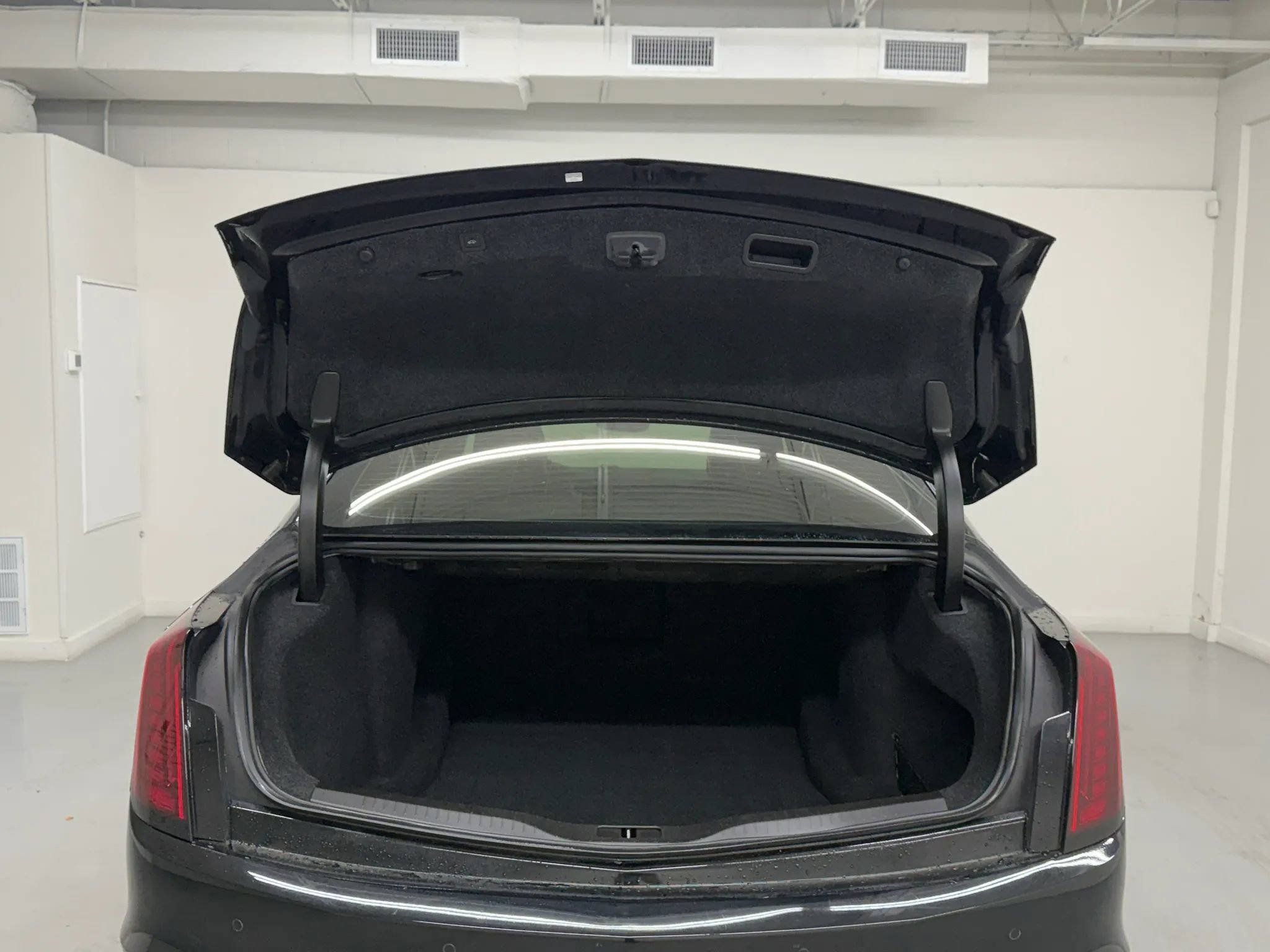 Used 2020 Cadillac CT6 Premium Luxury w/ LPO, Exterior Accent Package AWD/4WD image 40