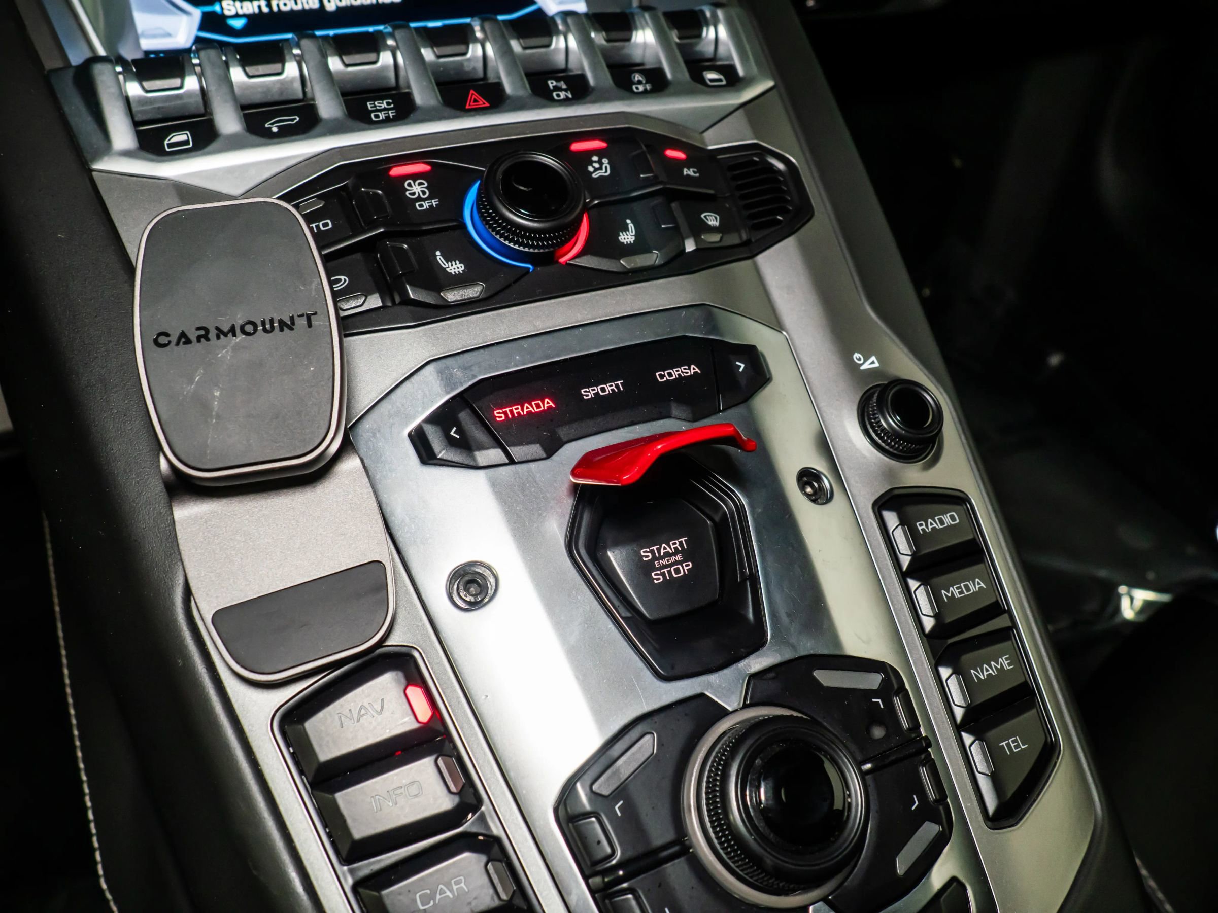 Used 2013 Lamborghini Aventador LP 700-4 image 23