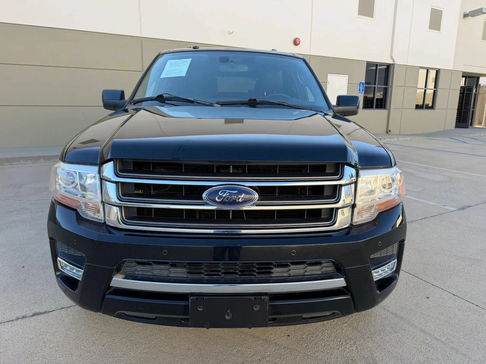 Used 2017 Ford Expedition EL Limited RWD image 2
