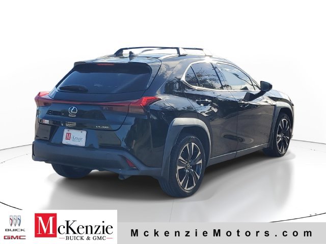 Used 2021 Lexus UX 200 w/ Accessory Package (A2) FWD image 4