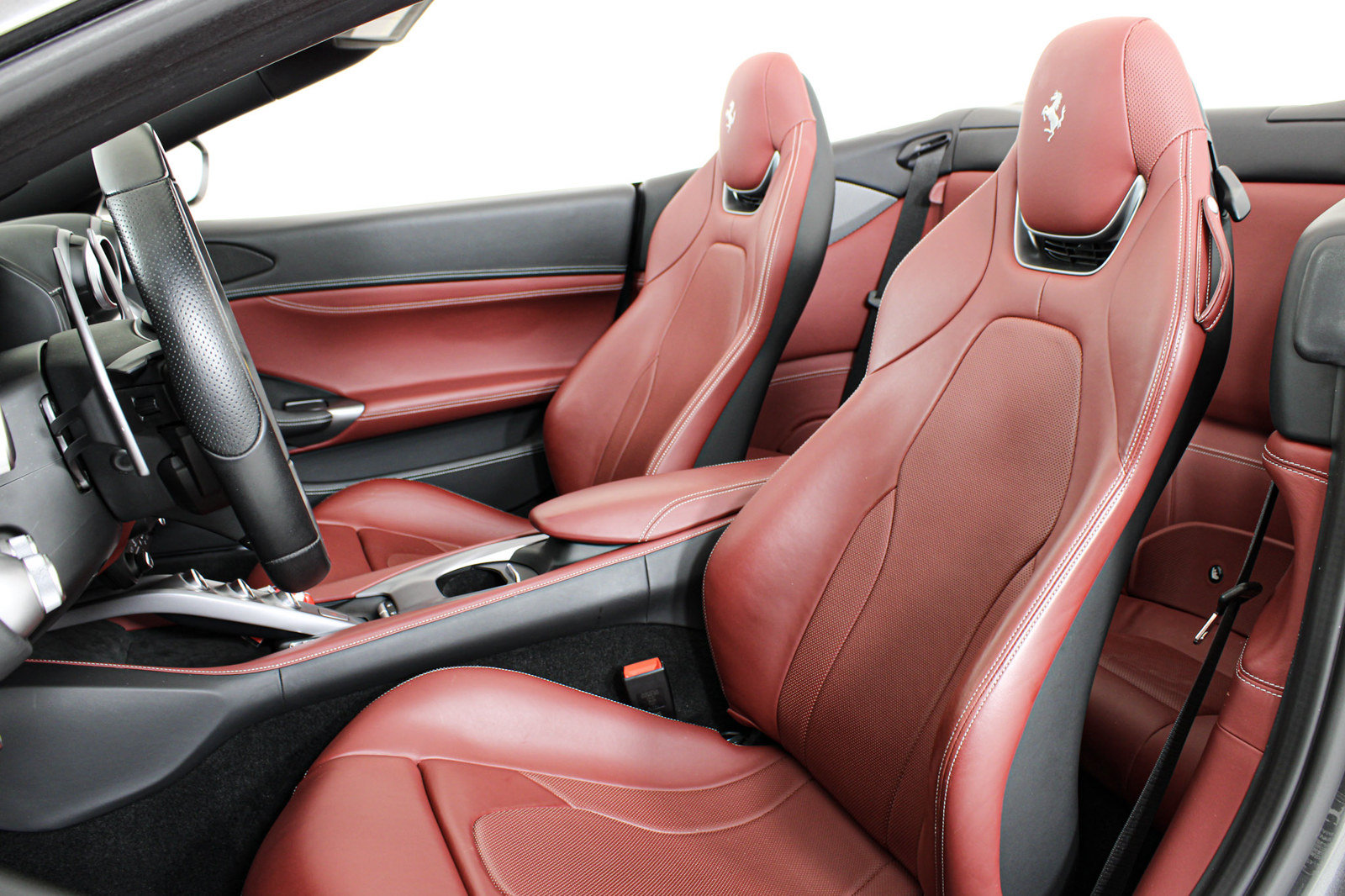 Certified 2022 Ferrari Portofino M RWD image 45