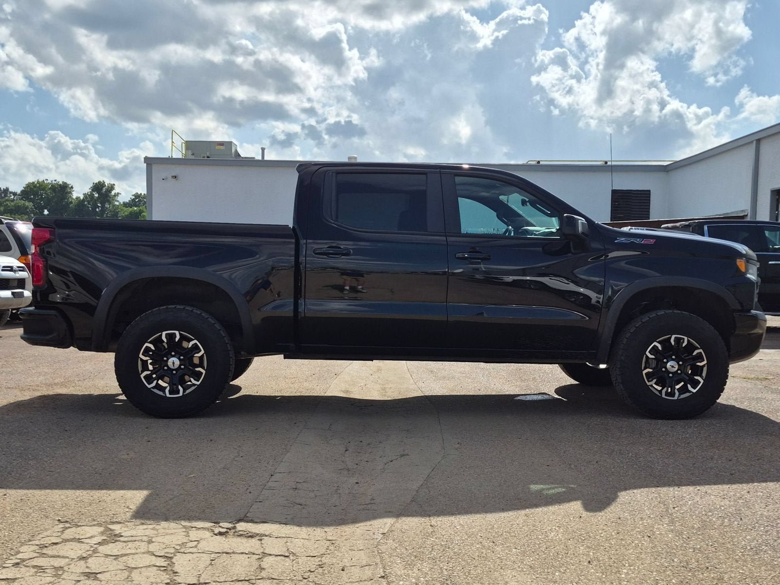 Used 2023 Chevrolet Silverado 1500 ZR2 w/ Technology Package AWD/4WD image 7