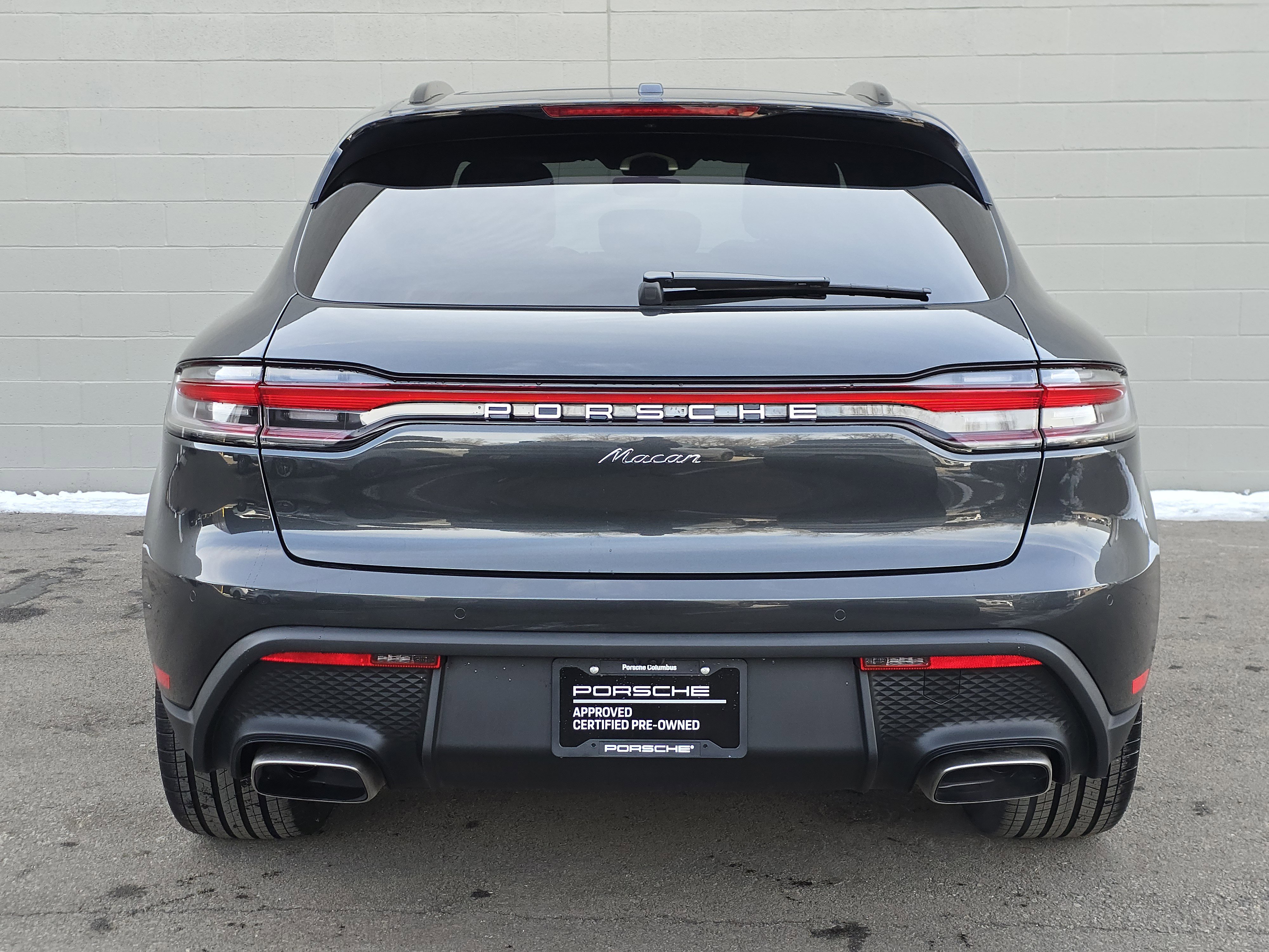 Certified 2025 Porsche Macan image 8