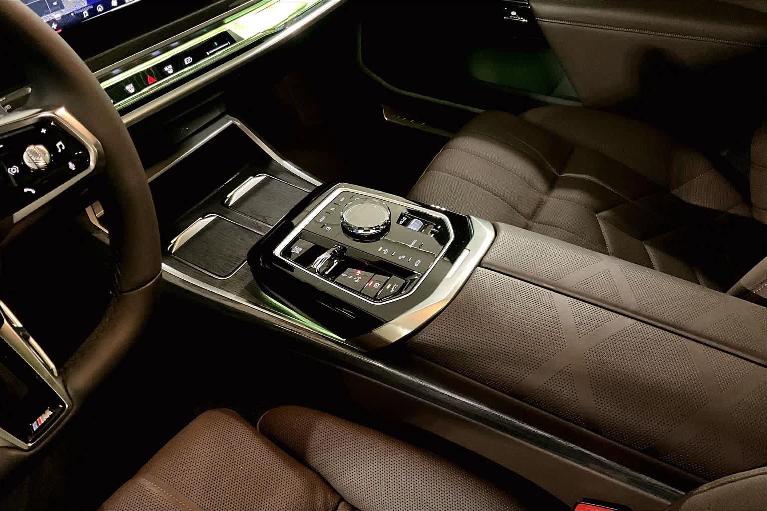 Used 2026 BMW 740i xDrive AWD/4WD image 16