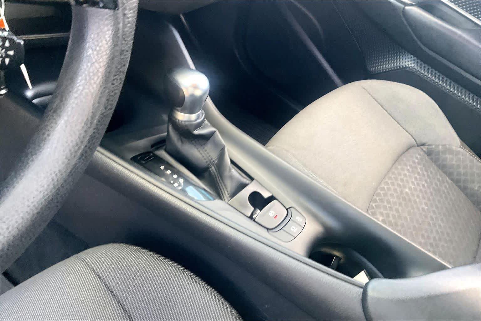 Used 2020 Toyota C-HR LE FWD image 16