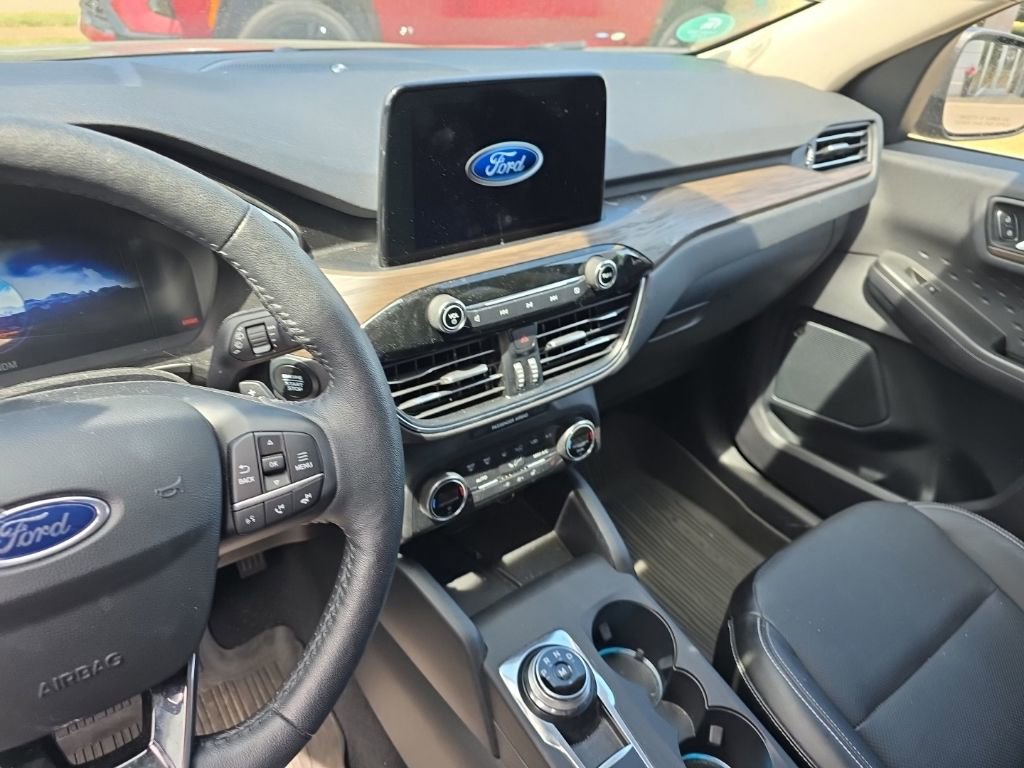 Used 2020 Ford Escape Titanium AWD/4WD image 6