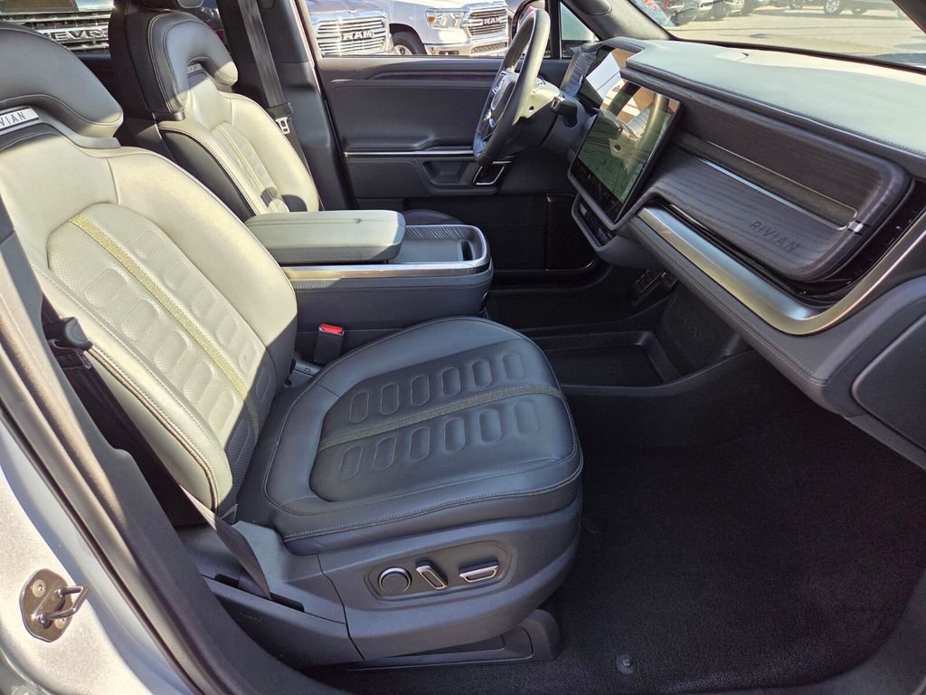 Used 2024 Rivian R1S Adventure AWD/4WD image 22