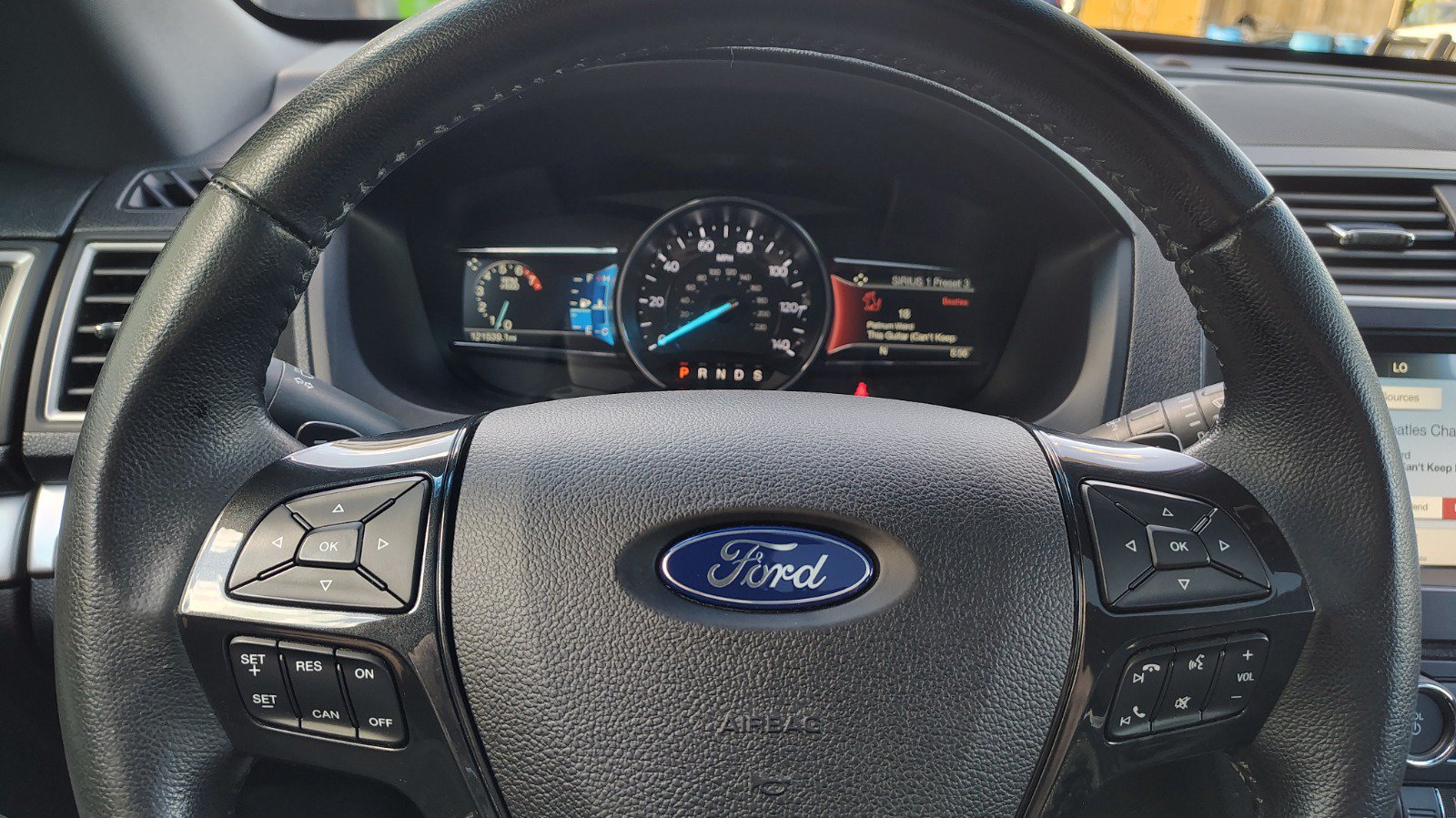 Used 2017 Ford Explorer XLT w/ Equipment Group 201A FWD image 38