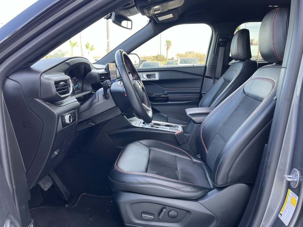 Used 2023 Ford Explorer ST-Line w/ Class IV Trailer Tow Package image 15