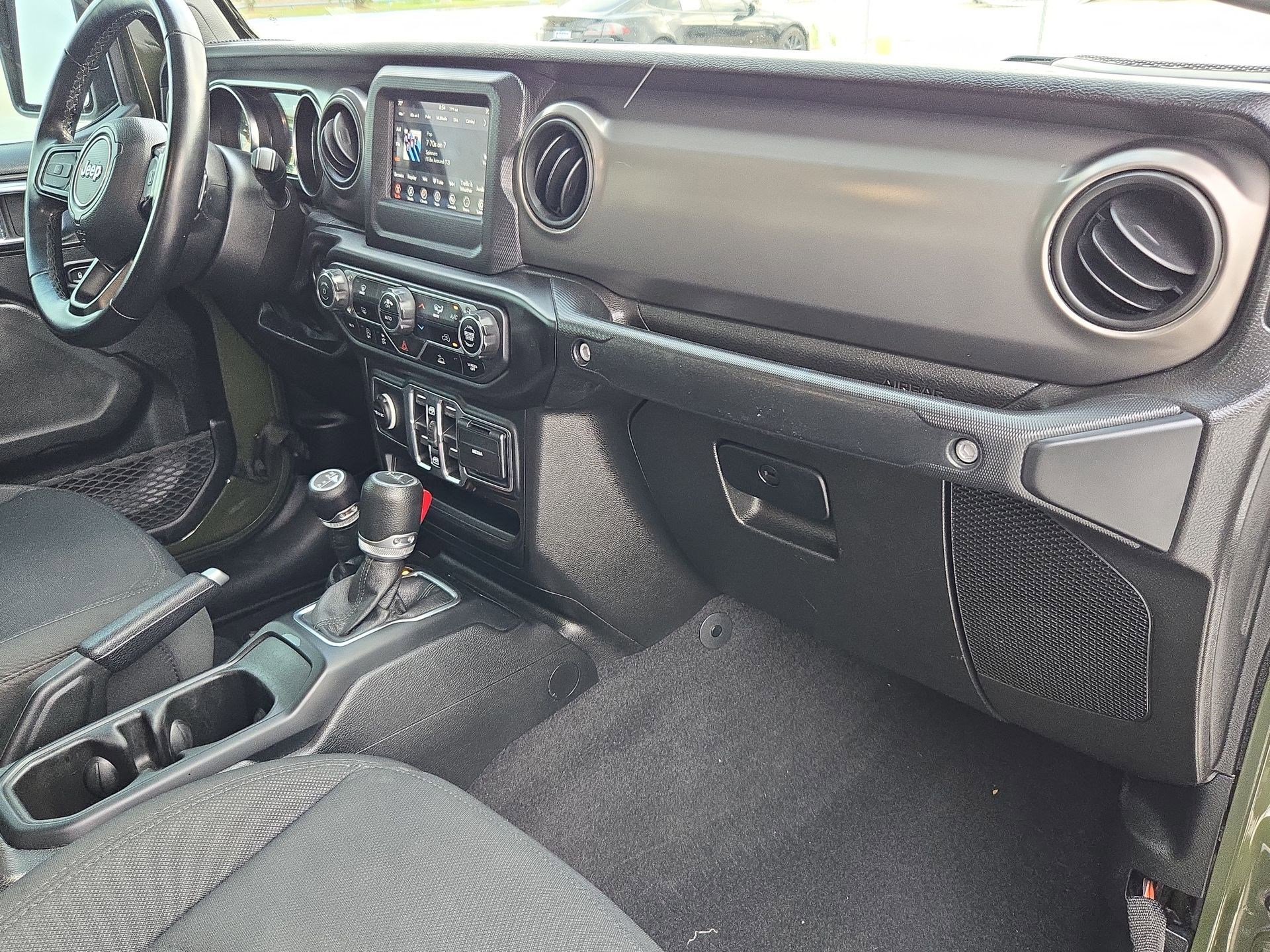 Used 2021 Jeep Gladiator Willys image 31