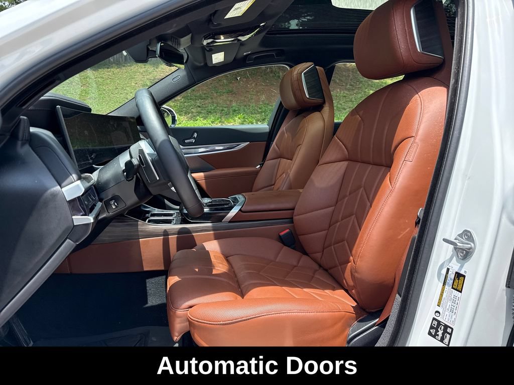 Used 2026 BMW 760i xDrive w/ Executive Package AWD/4WD image 12