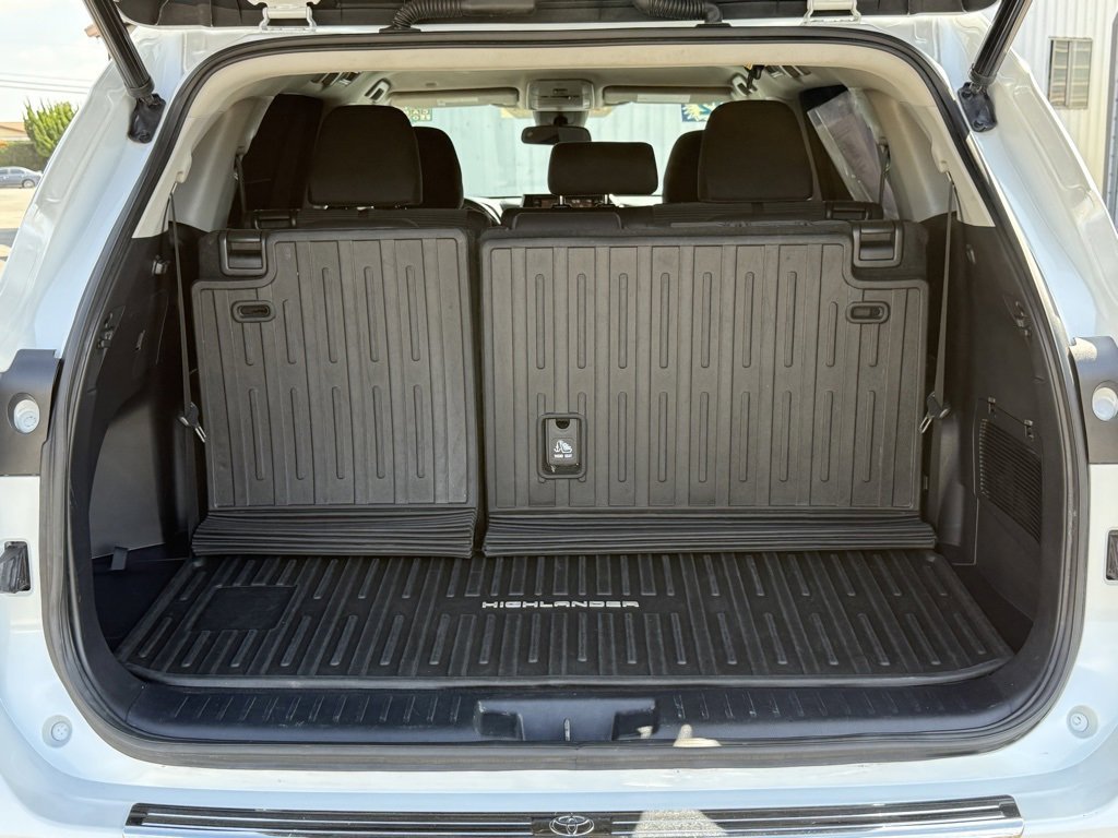 Certified 2022 Toyota Highlander LE image 15