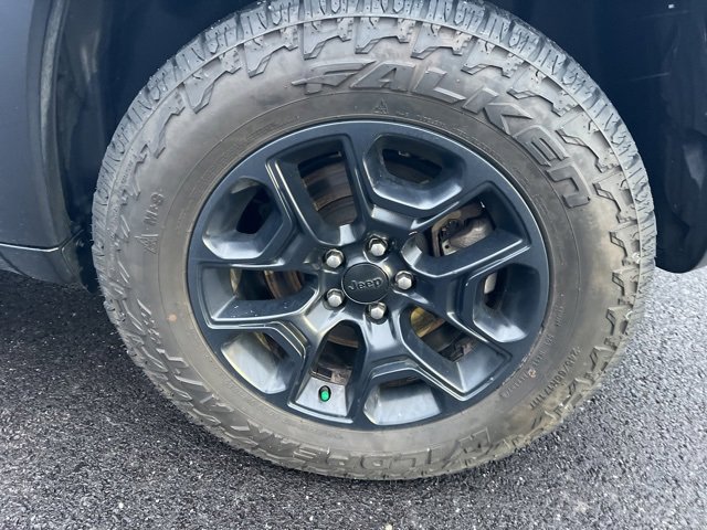 Used 2021 Jeep Cherokee Trailhawk w/ Sun, Sound & Nav Group image 38