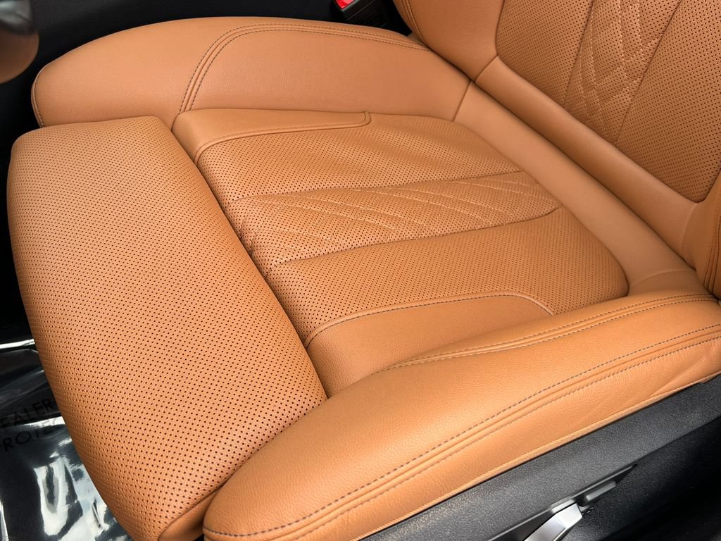 Used 2021 BMW 540i xDrive w/ Premium Package AWD/4WD image 14