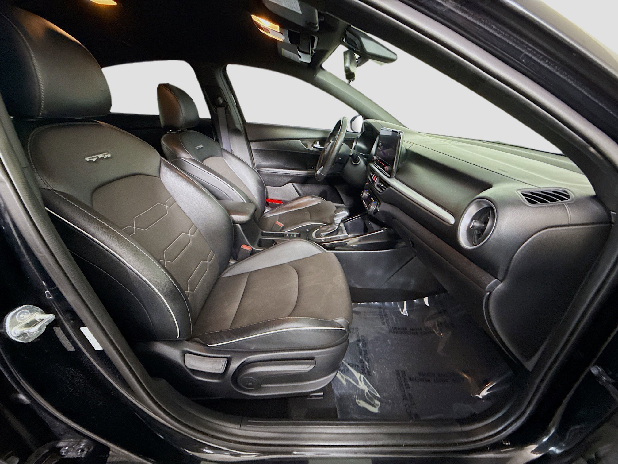 Used 2024 Kia Forte GT-Line image 29