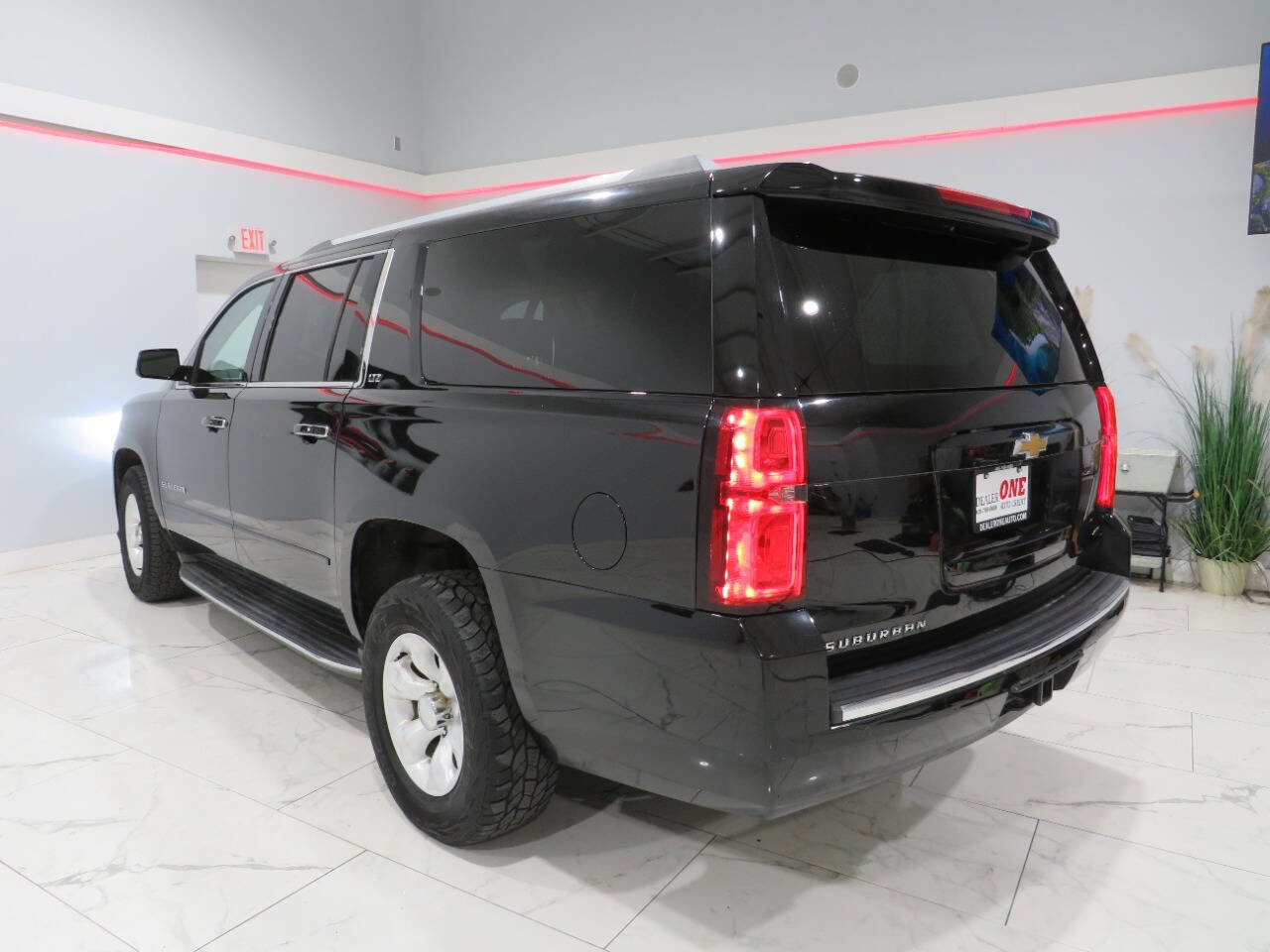 Used 2016 Chevrolet Suburban LTZ w/ Max Trailering Package AWD/4WD image 5