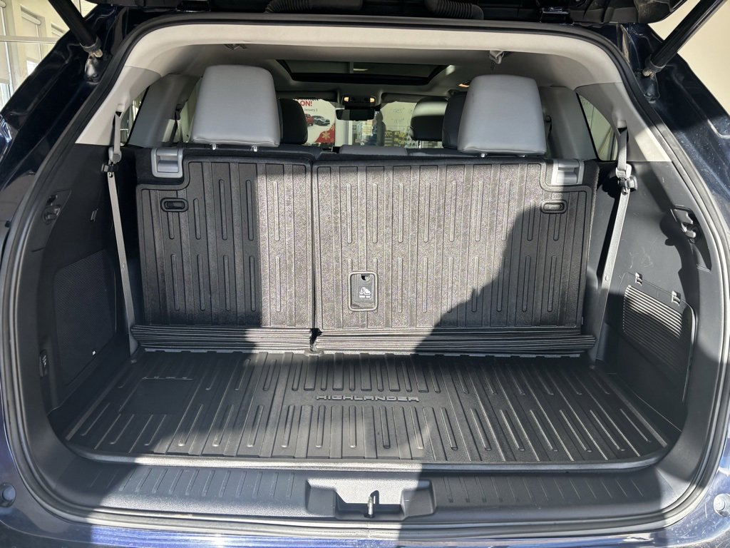 Certified 2021 Toyota Highlander Platinum image 29