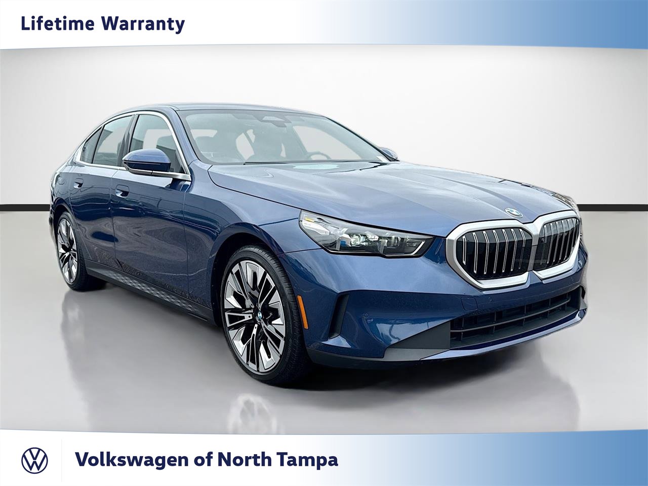 Used 2025 BMW 530i image 1