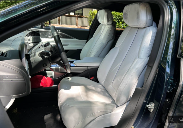 Used 2024 Cadillac Lyriq Sport w/ LPO, Floor Liner Package AWD/4WD image 2