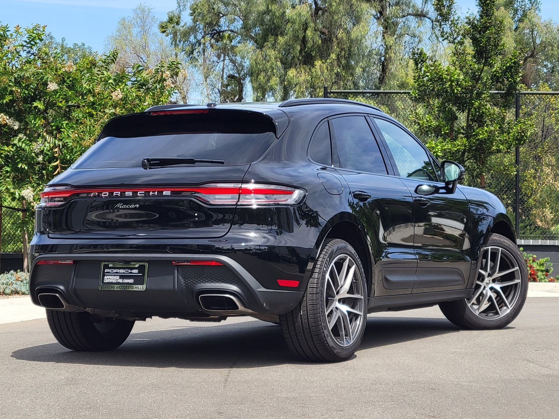 Used 2025 Porsche Macan image 6