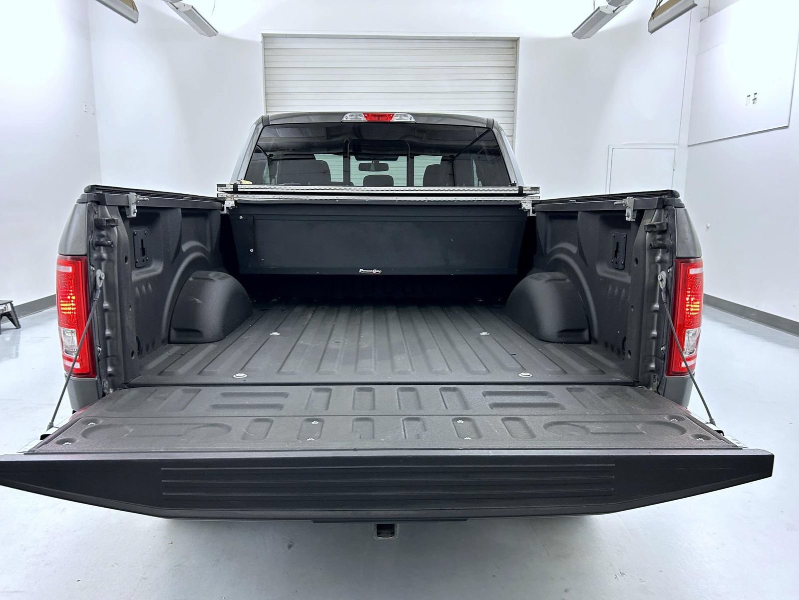 Used 2016 Ford F150 XLT w/ Equipment Group 302A Luxury AWD/4WD image 21