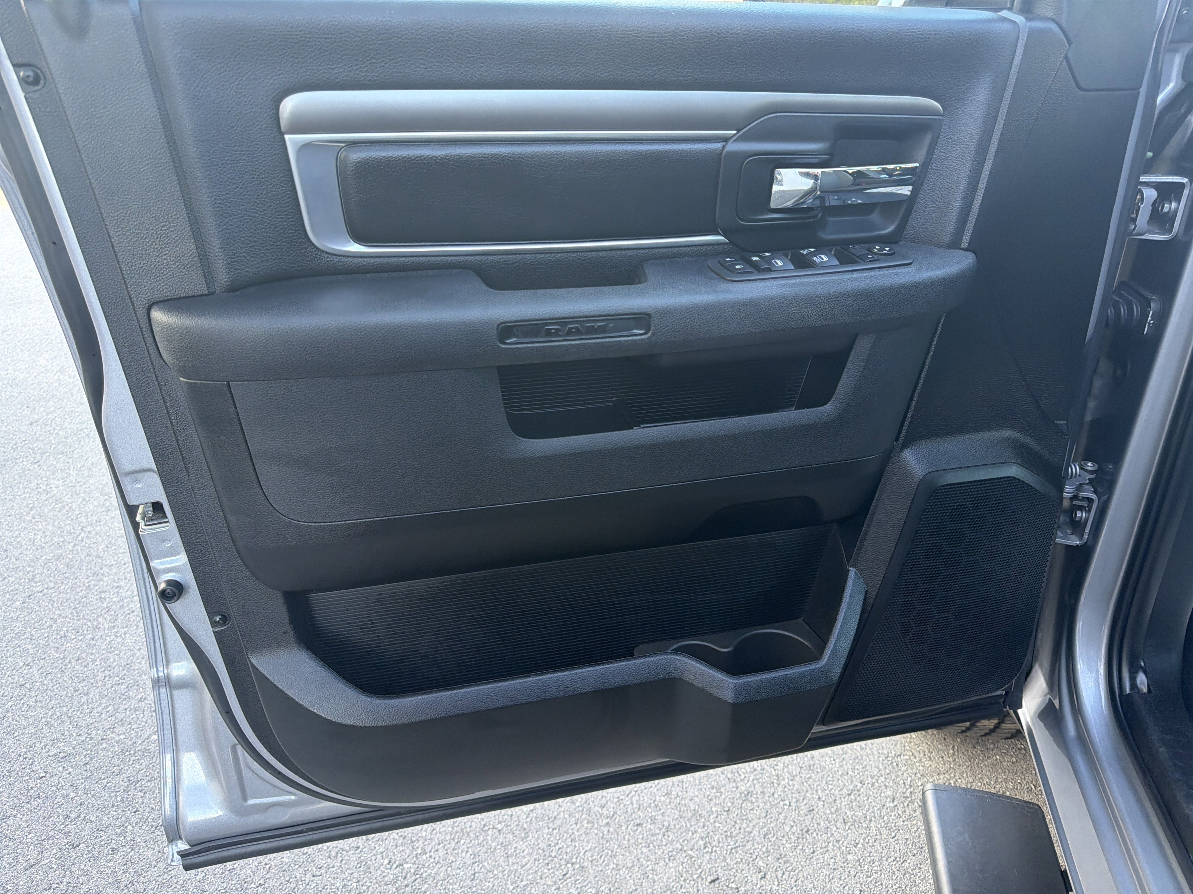 Used 2024 RAM 1500 Classic Warlock image 15