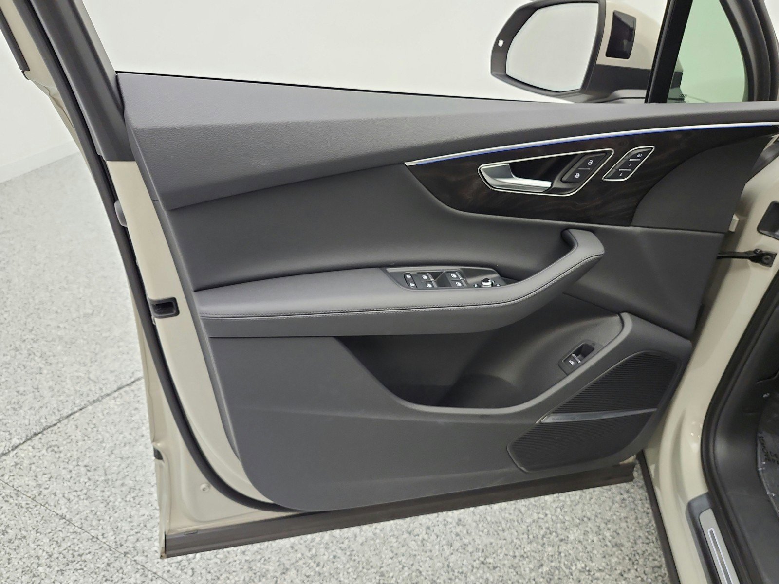 Used 2023 Audi Q7 2.0T Premium Plus w/ Premium Plus Package image 15