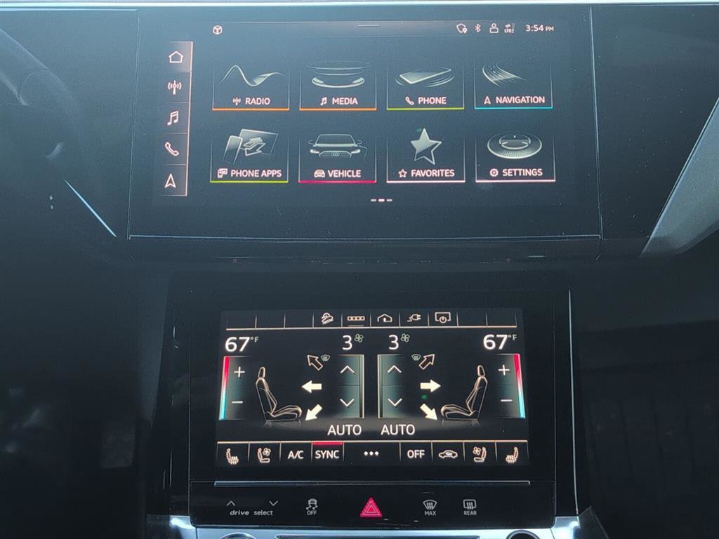 Used 2024 Audi Q8 e-tron Premium Plus image 11