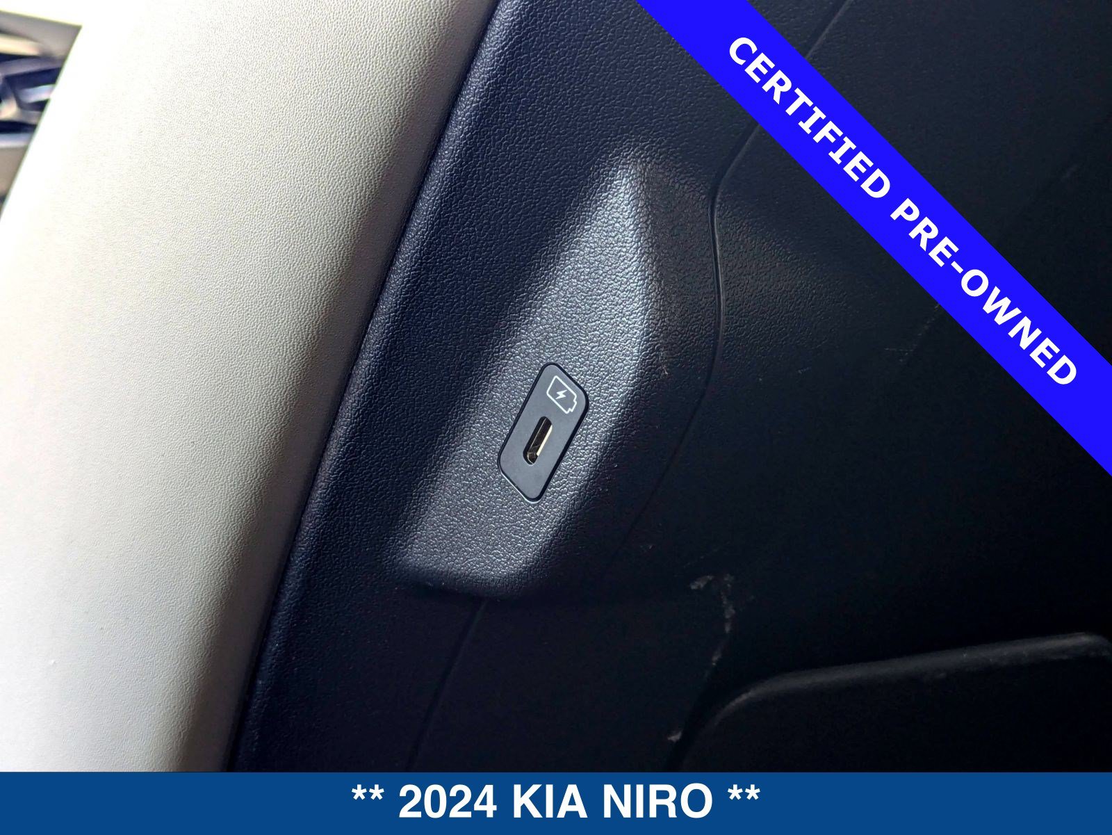 Used 2024 Kia Niro EX Touring FWD image 16