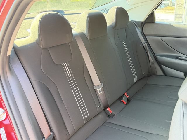 Used 2022 Hyundai Elantra SEL FWD image 31