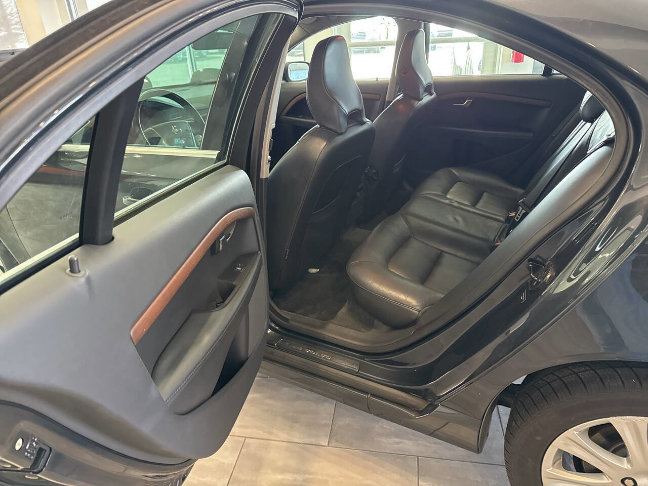 Used 2010 Volvo S80 3.2 image 23