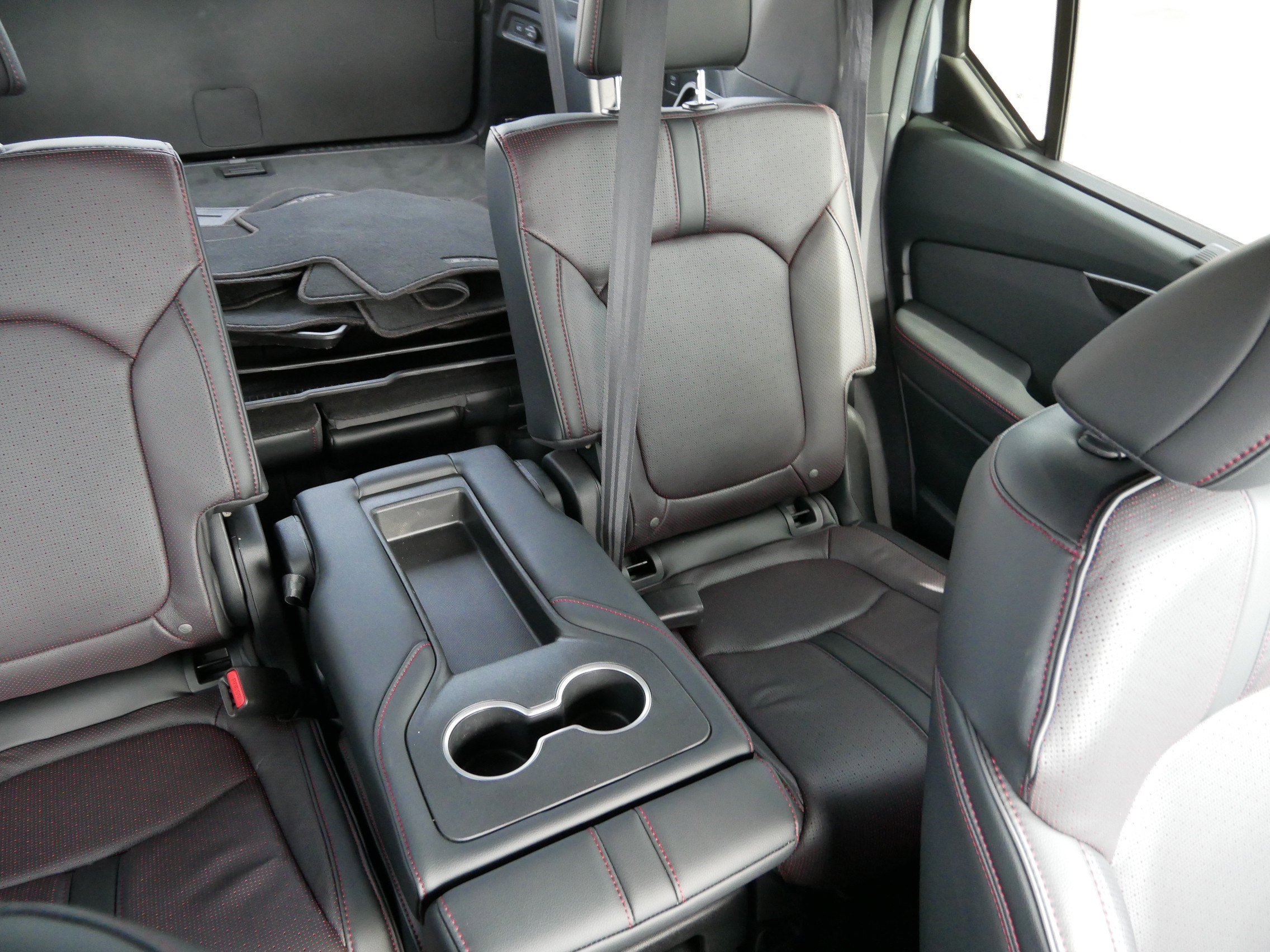 Certified 2025 Honda Pilot Black Edition image 14