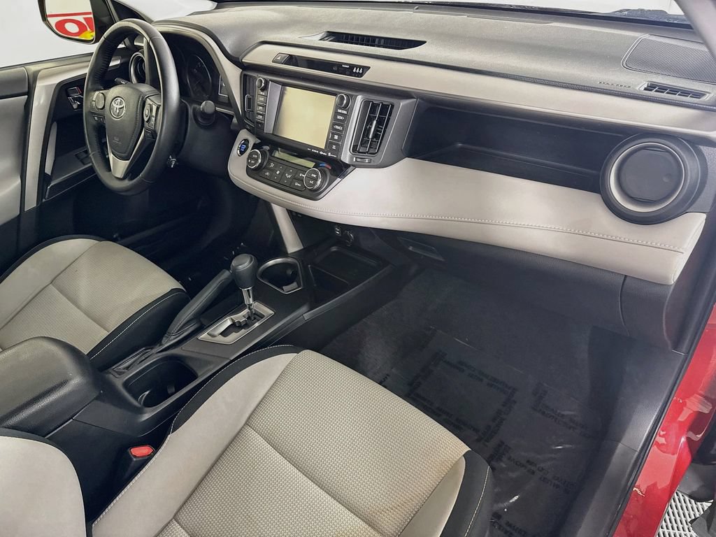 Used 2017 Toyota RAV4 XLE FWD image 31
