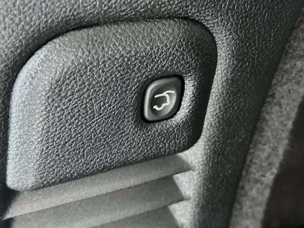Used 2022 Dodge Durango R/T RWD image 33