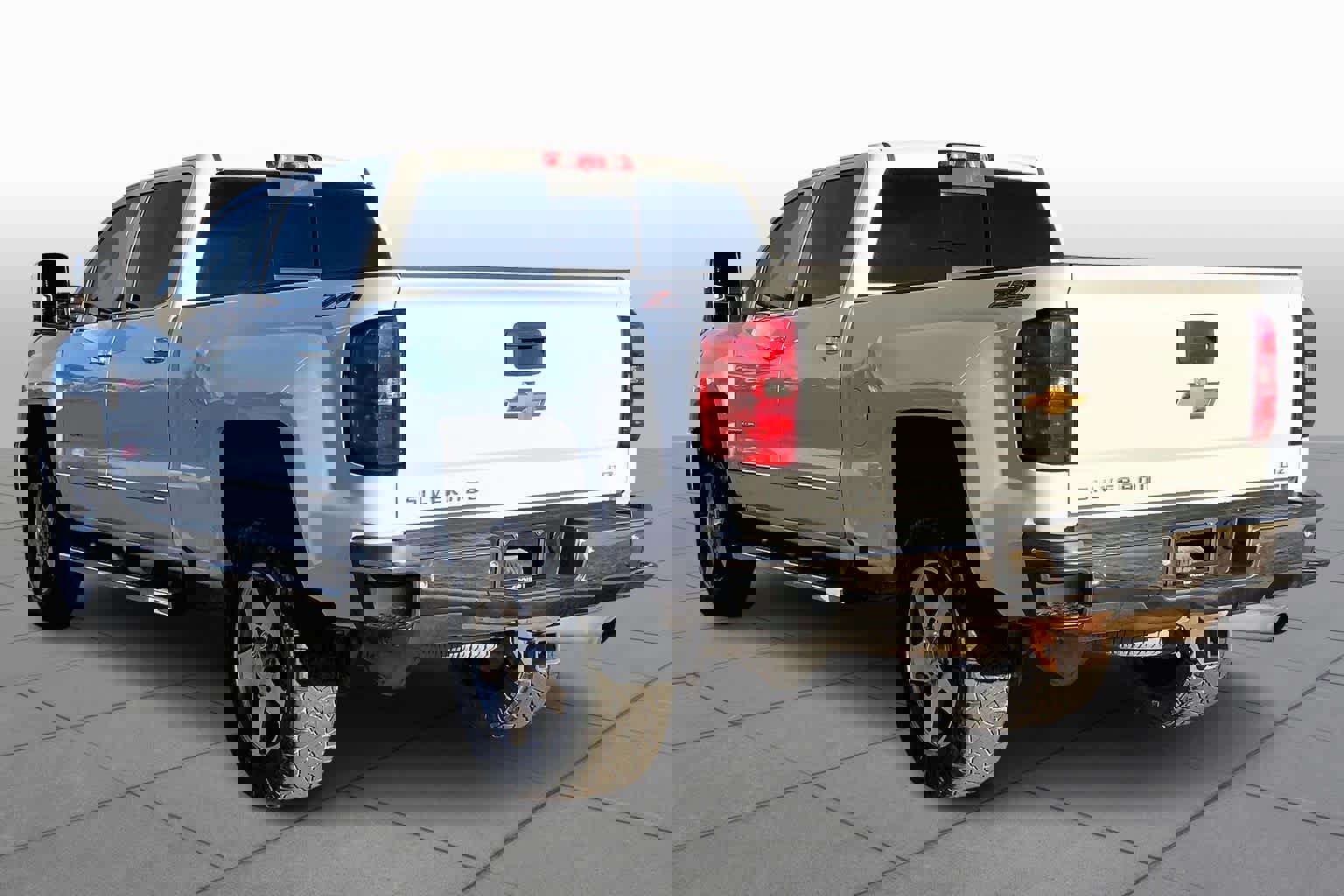 Used 2017 Chevrolet Silverado 2500 LTZ w/ LTZ Plus Package image 11