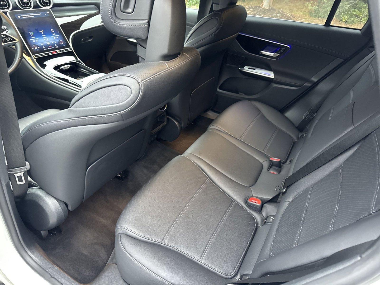 Used 2024 Mercedes-Benz GLC 300 4MATIC image 24