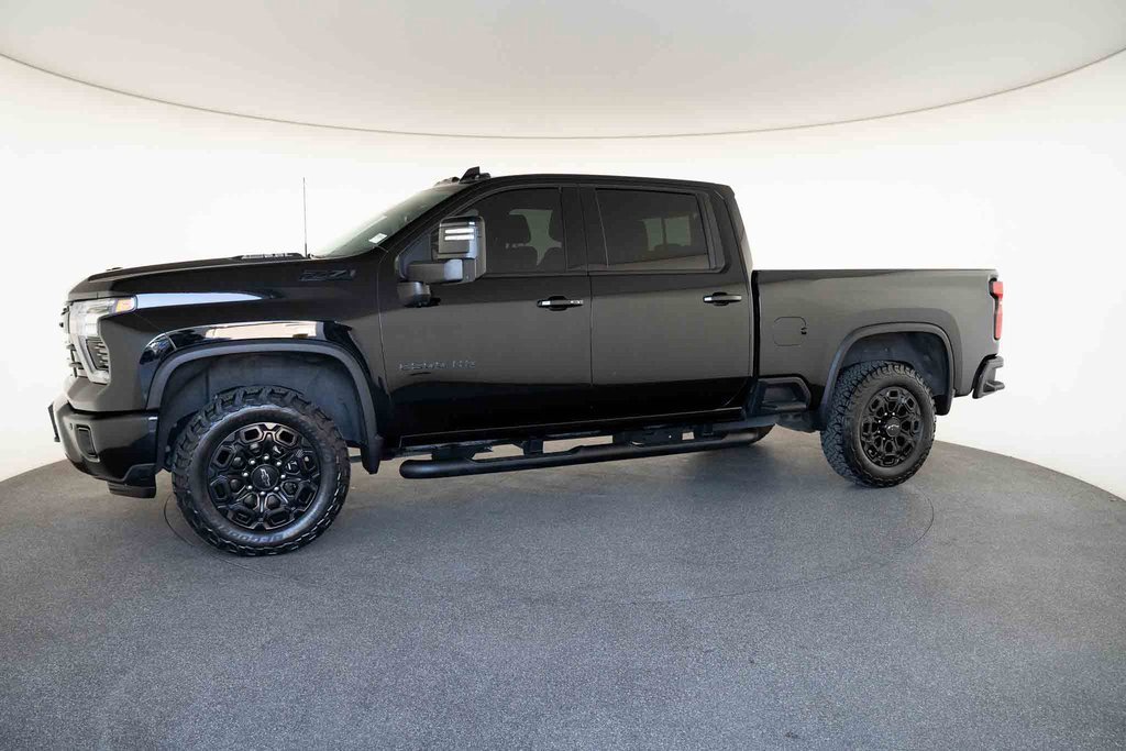 Used 2024 Chevrolet Silverado 2500 LTZ w/ LTZ Plus Package image 8