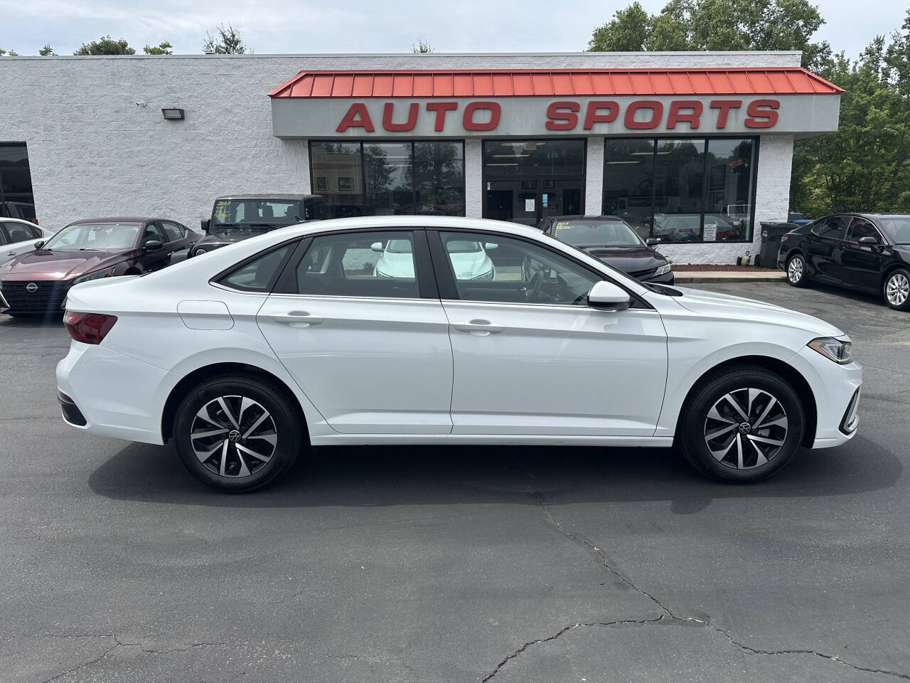 Used 2025 Volkswagen Jetta S FWD image 4