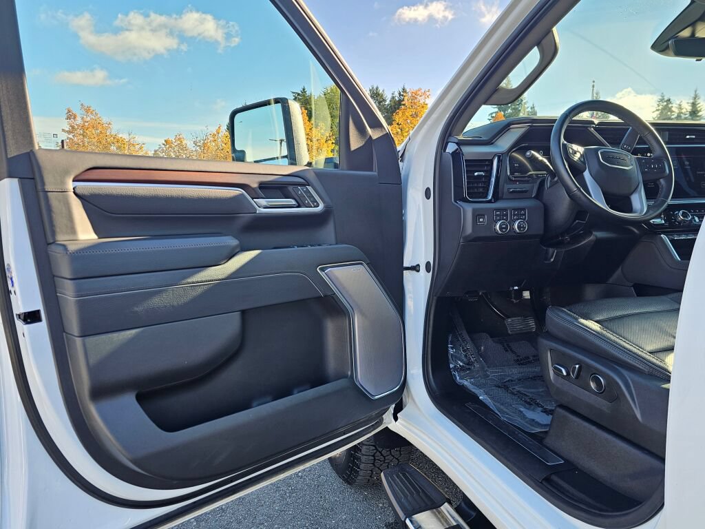 Certified 2025 GMC Sierra 3500 Denali w/ Denali Reserve Package AWD/4WD image 24