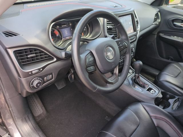 Used 2019 Jeep Cherokee Trailhawk w/ Cold Weather Group AWD/4WD image 7
