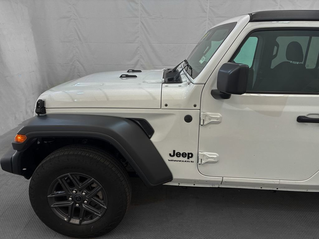 Used 2025 Jeep Wrangler Sport S AWD/4WD image 3