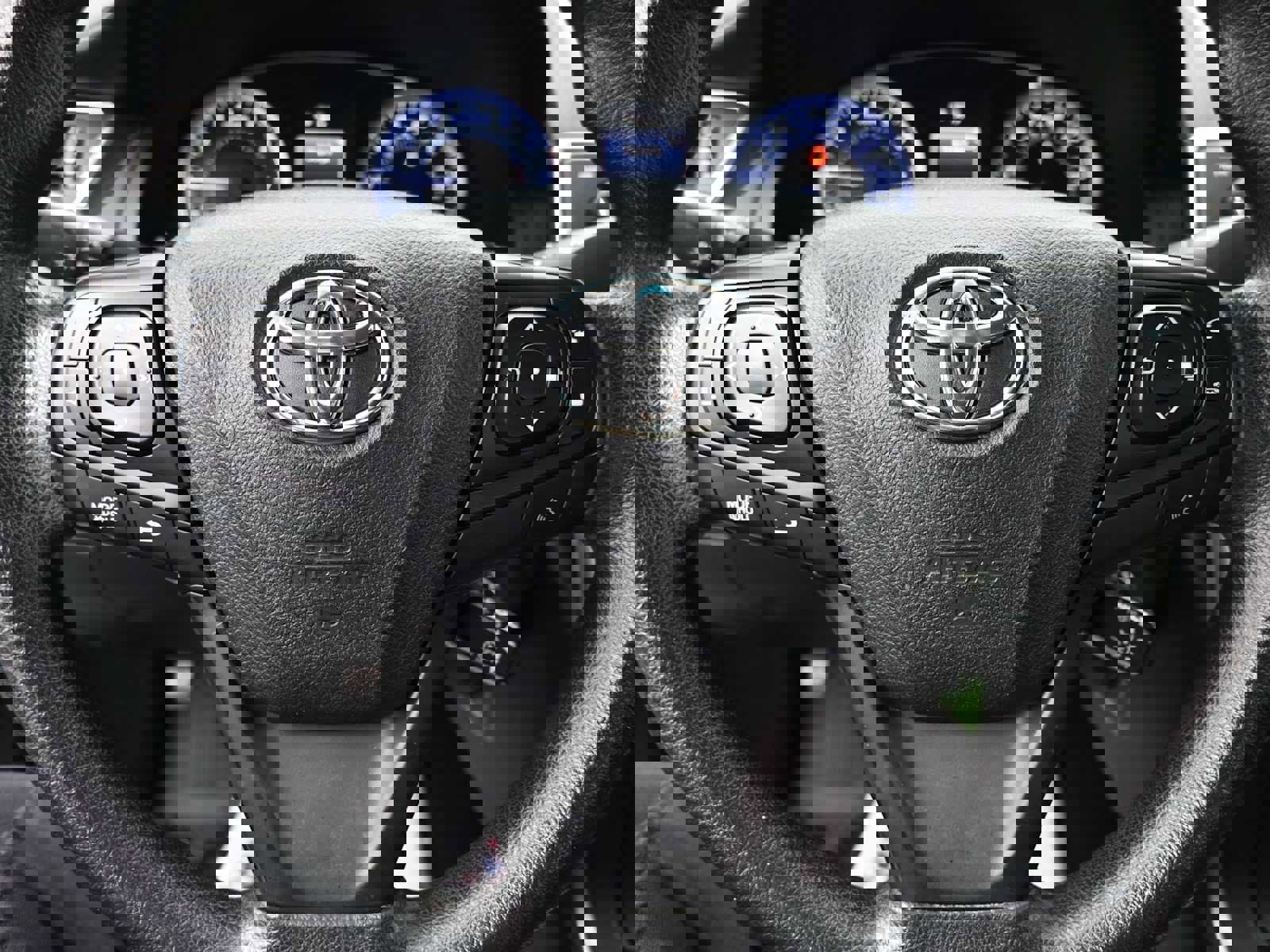 Used 2016 Toyota Camry LE image 6