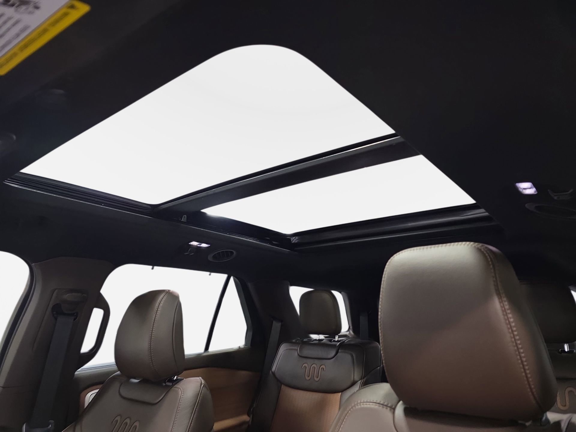 Used 2023 Ford Explorer King Ranch w/ Technology Package image 29