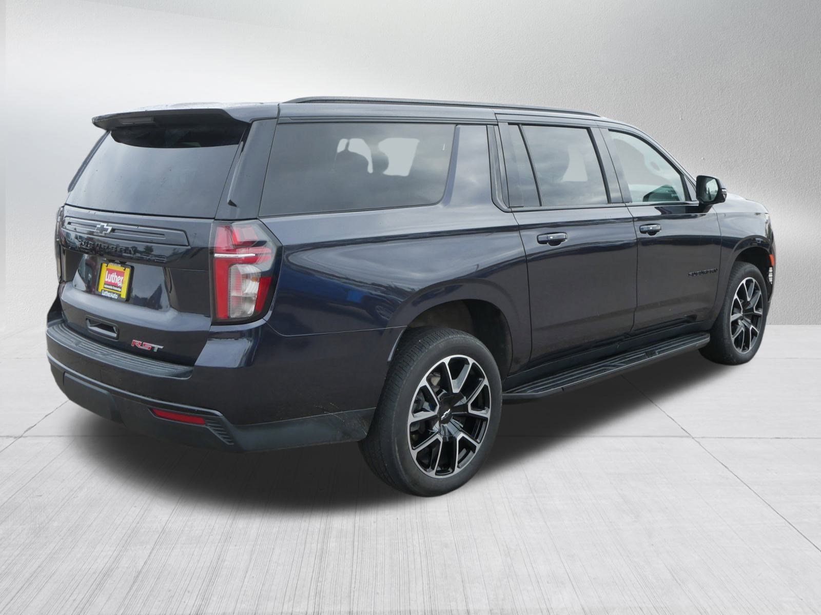 Used 2023 Chevrolet Suburban RST image 7