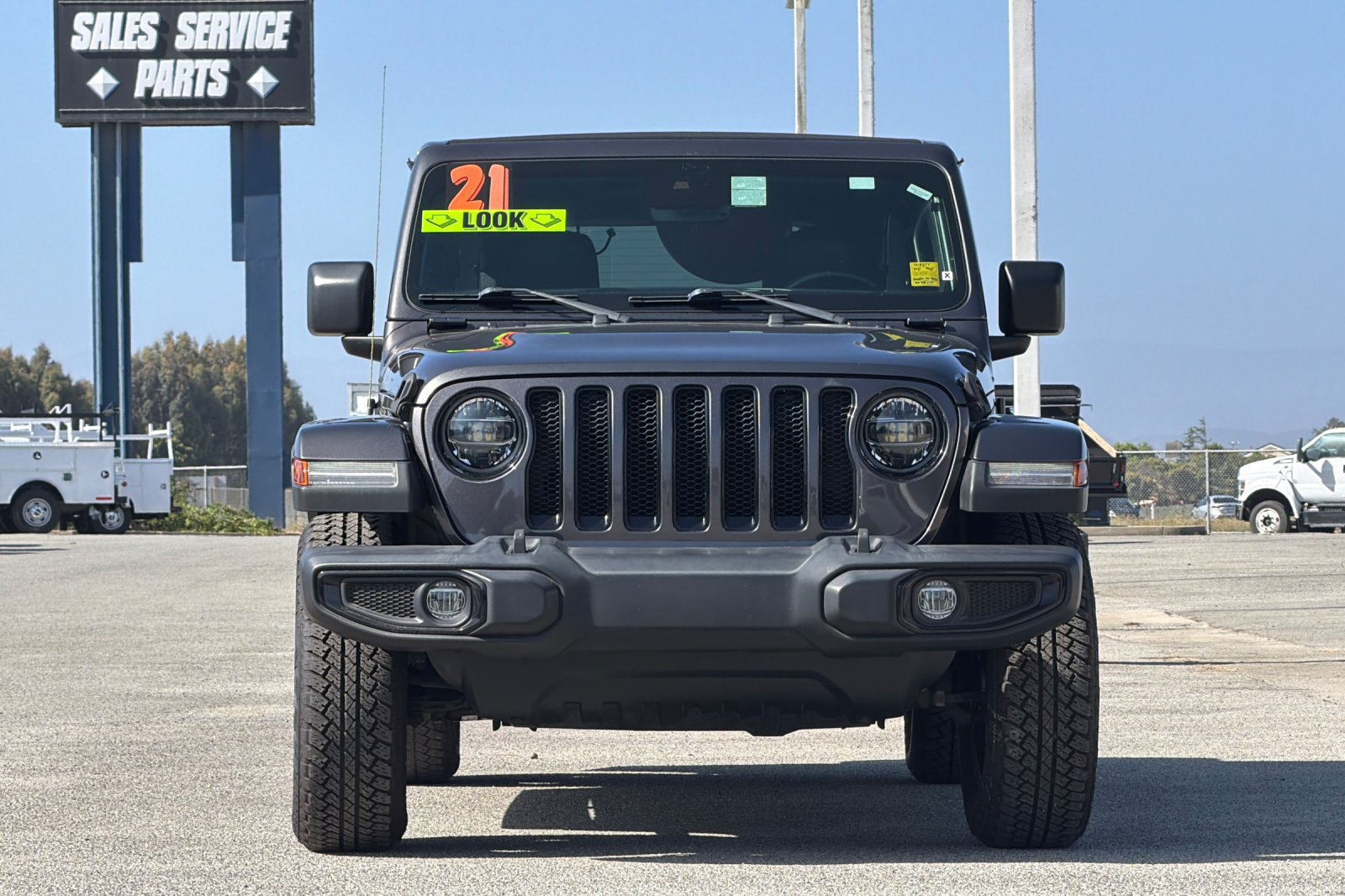 Used 2021 Jeep Wrangler Unlimited Sahara AWD/4WD image 9