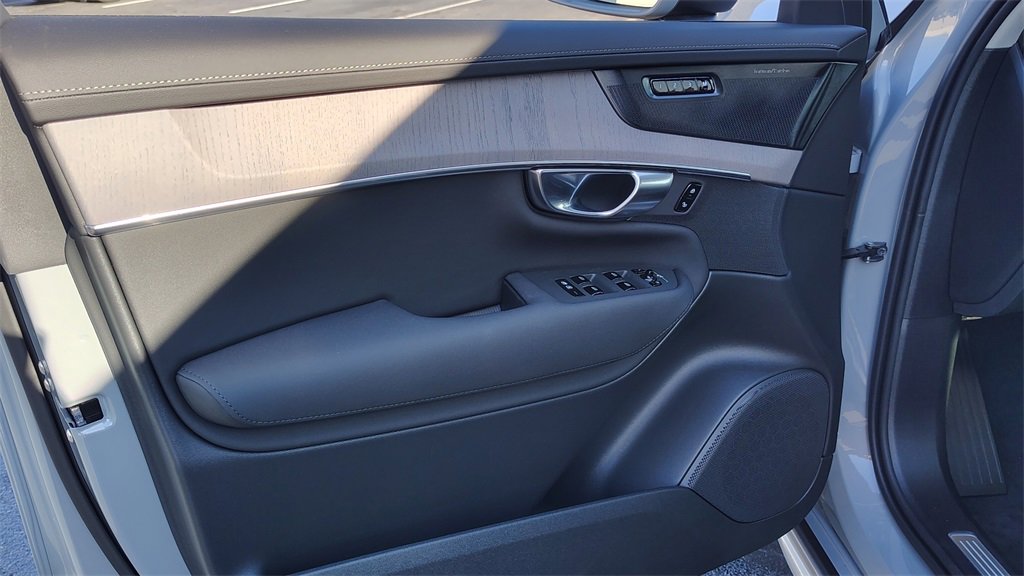 New 2026 Volvo XC90 B6 Ultra image 8
