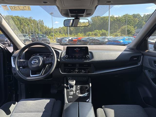 Used 2023 Nissan Rogue SV image 14